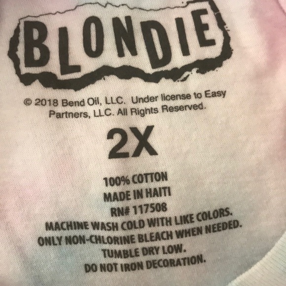 Last 1 - NEW GRAPHIC Blondie tie dyed plus size top - Picture 7 of 8